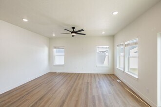 585 Idaho Ave in Sugar City, ID - Building Photo - Building Photo