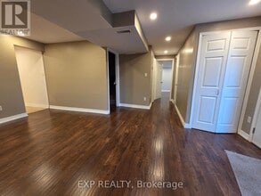 696 Penny Ln in Burlington, ON - Building Photo - Building Photo