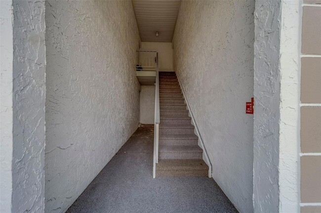 361 S McMullen Booth Rd, Unit 112 in Clearwater, FL - Building Photo - Building Photo