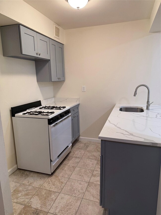 119 Glenwood Ave in Yonkers, NY - Building Photo - Building Photo