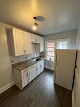 914 Beaconsfield Ave, Unit 4 in Grosse Pointe Park, MI - Building Photo - Building Photo