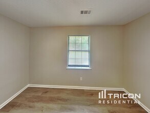 6631 Flat Rock Dr in Charlotte, NC - Building Photo - Building Photo