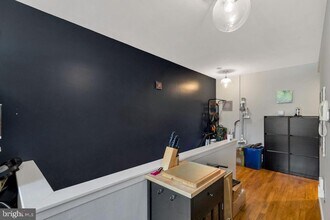 1815 Bainbridge St in Philadelphia, PA - Building Photo - Building Photo