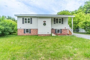 1012 Erie St in Watertown, NY - Building Photo