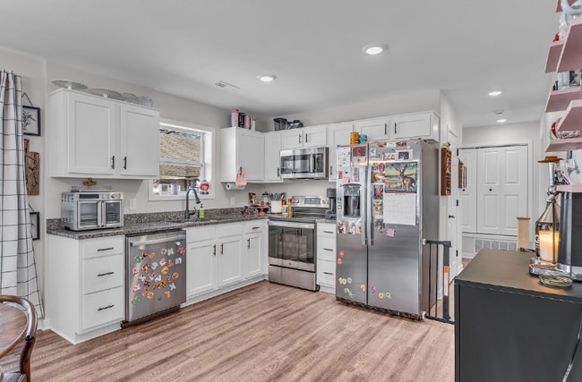 916 SW Warren Ave in Topeka, KS - Building Photo - Building Photo