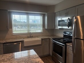 Cobble Creek in Tomball, TX - Building Photo - Building Photo