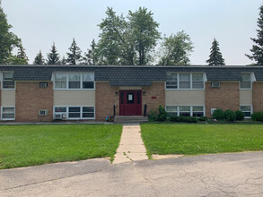 Mary Court Place Apartments in Alma, MI - Foto de edificio - Building Photo