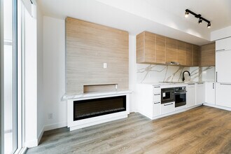 1050 Eastern Ave in Toronto, ON - Building Photo - Building Photo