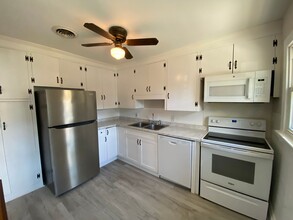 4130 Lake Ave in Wilmington, NC - Building Photo - Building Photo