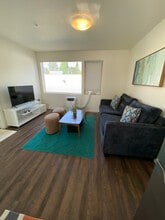 Steele Apartments in Portland, OR - Foto de edificio - Building Photo
