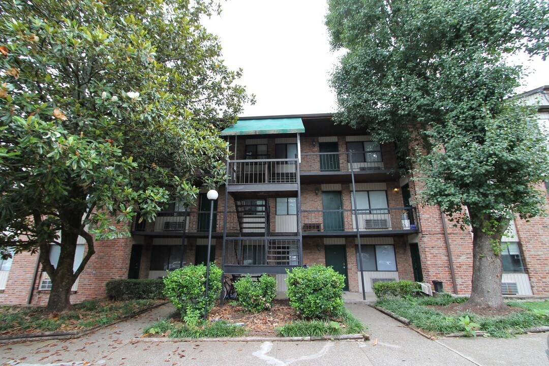 2718 Painter Ave SW, Unit B106 in Knoxville, TN - Building Photo