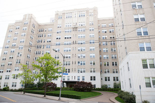 The Royal York Apartments in Pittsburgh, PA - Building Photo