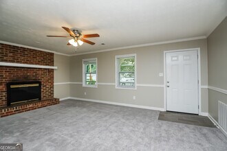 3075 Palomino Dr in Powder Springs, GA - Building Photo - Building Photo