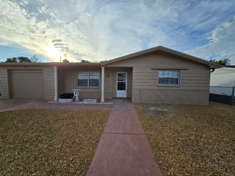 3643 Cheswick Dr in Holiday, FL - Building Photo