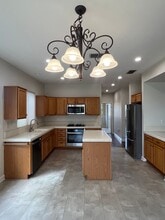 405 Lilypond Ln in Lincoln, CA - Building Photo - Building Photo