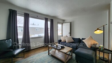 525 7th Ave E in West Fargo, ND - Building Photo - Building Photo