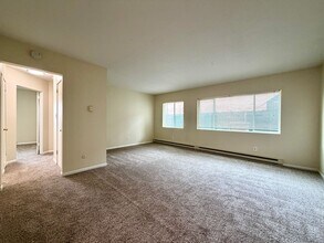 1424 NE 69th Ave in Portland, OR - Building Photo - Building Photo