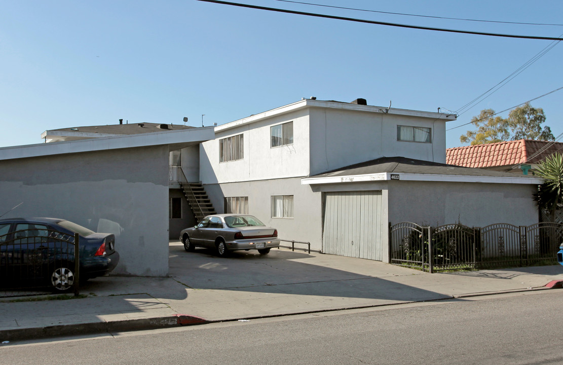 4622 Clara St in Cudahy, CA - Building Photo