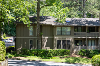 The Forest at Huntcliff in Atlanta, GA - Building Photo - Building Photo