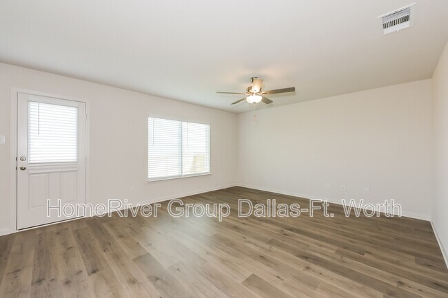 501 Gib Woodall Dr in Venus, TX - Building Photo - Building Photo