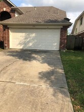 2911 Sailors Moon Dr in Friendswood, TX - Building Photo - Building Photo