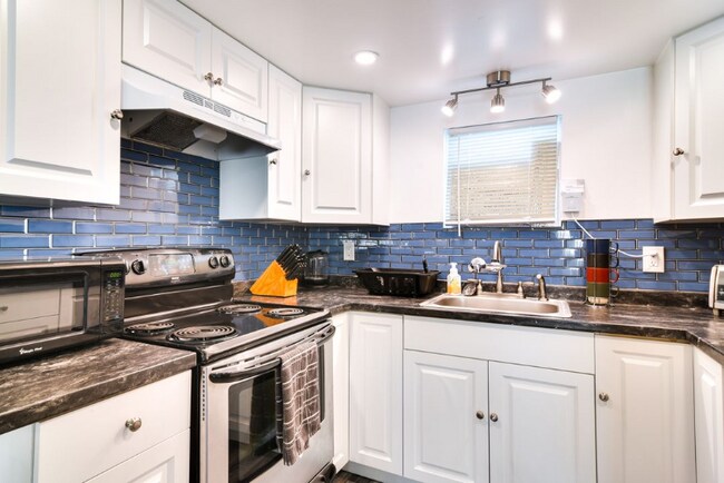 10845 71st Ave in Seminole, FL - Foto de edificio - Building Photo