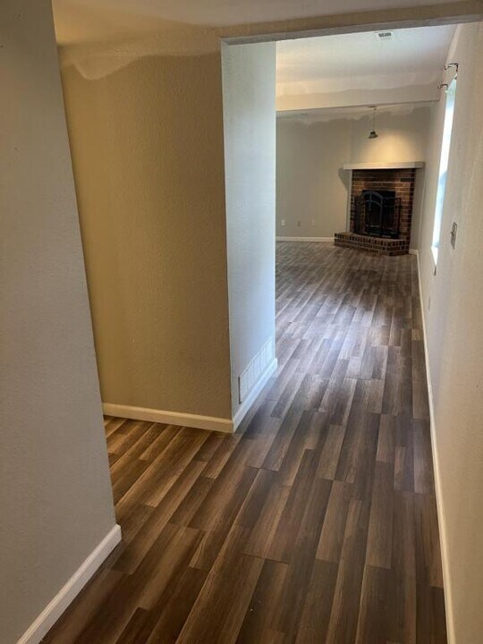 701 Cedar Dr in Warrensburg, MO - Building Photo
