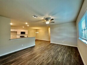 9844 Grosbeak Ln in Magnolia, TX - Foto de edificio - Building Photo
