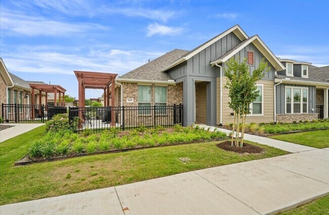 1049 4th St in Argyle, TX - Building Photo - Building Photo