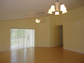 7821 Floradora Dr in New Port Richey, FL - Building Photo - Building Photo