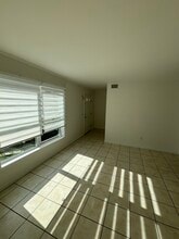 235 Keen St in Paterson, NJ - Foto de edificio - Building Photo
