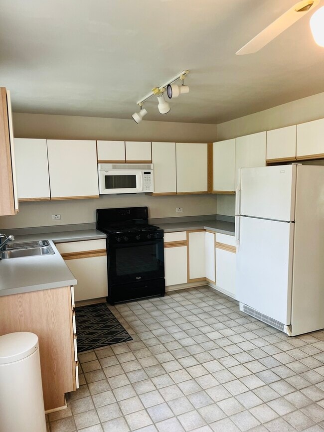 8327 Carr Ct in Lyons, IL - Building Photo - Building Photo