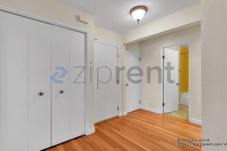 749 Barnegat Ln in Redwood City, CA - Foto de edificio - Building Photo