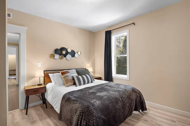 property at 719 E 9th Ave