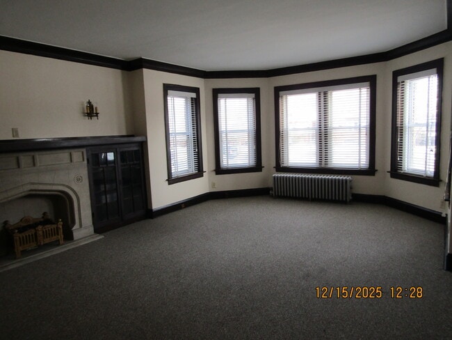 7730 S Michigan Ave, Unit 1st floor in Chicago, IL - Building Photo - Building Photo