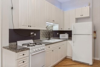 1416 W Huron St, Unit 1R in Chicago, IL - Foto de edificio - Building Photo