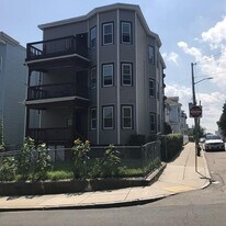 435 Quincy St, Unit 1Firstfloor in Boston, MA - Building Photo