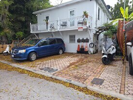 710 Whitmarsh Ln in Key West, FL - Building Photo