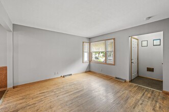 841 25th Ave SE in Minneapolis, MN - Building Photo - Building Photo