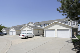 Arbour Walk Townhomes in Normal, IL - Building Photo - Building Photo