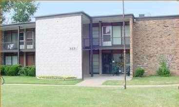 North Point Apartments in Memphis, TN - Building Photo - Building Photo