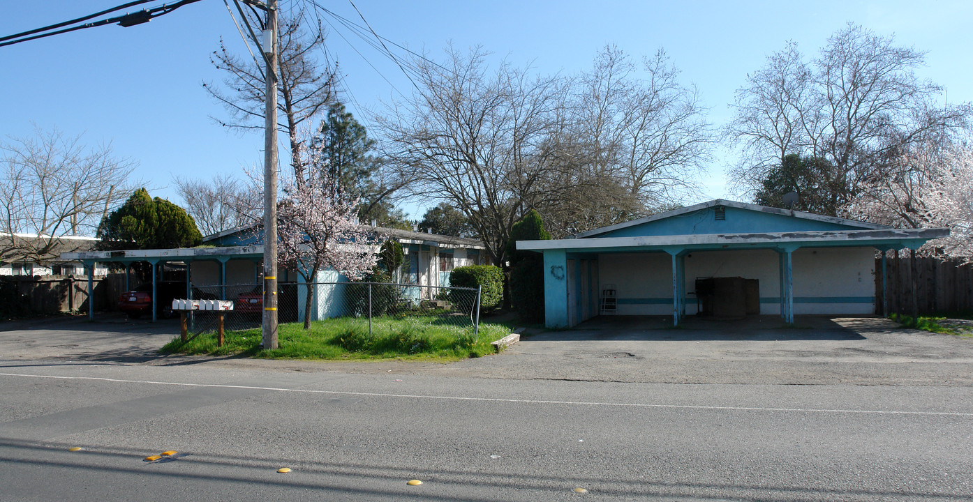 170-182 Bellevue Ave in Santa Rosa, CA - Foto de edificio