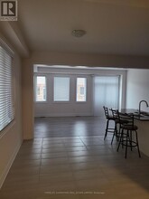 9243 White Oak Ave in Niagara Falls, ON - Building Photo - Building Photo