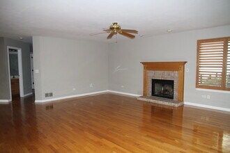 2723 Whitehall Ln in Naperville, IL - Building Photo - Building Photo