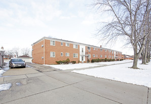 23721 Kelly Rd in Eastpointe, MI - Building Photo