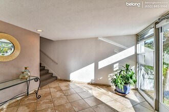 1250 E Ocean Blvd, Unit 205 in Long Beach, CA - Foto de edificio - Building Photo