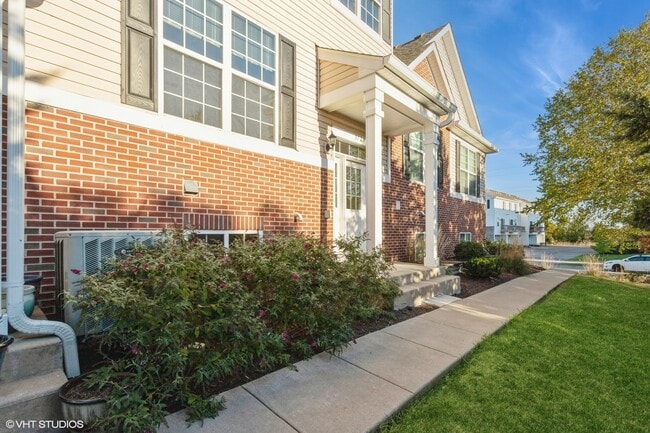 3727 Bailey Rd in Yorkville, IL - Building Photo - Building Photo