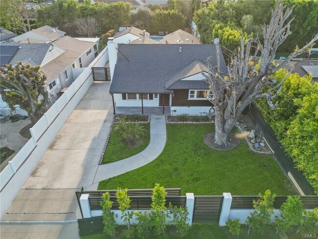 5937 Ranchito Ave