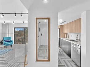1300 Alton Rd, Unit 3C in Miami Beach, FL - Building Photo - Building Photo