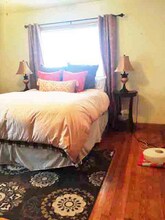 2102 E Howard Ave in St. Francis, WI - Building Photo - Building Photo